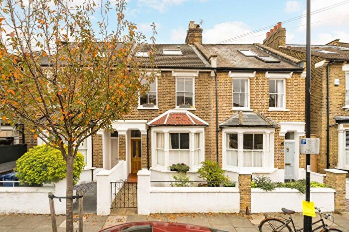 2 Bedroom Flat For Sale In Montgomery Road, Chiswick, W4