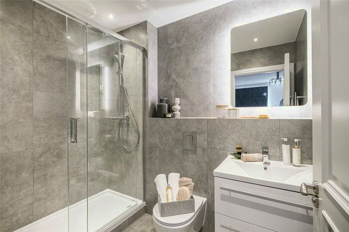 4 Bedroom Terraced House For Sale In Manor Lane, Longfield, DA3