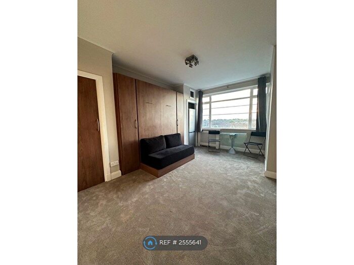 Studio To Rent In Du Cane Court, London, SW17