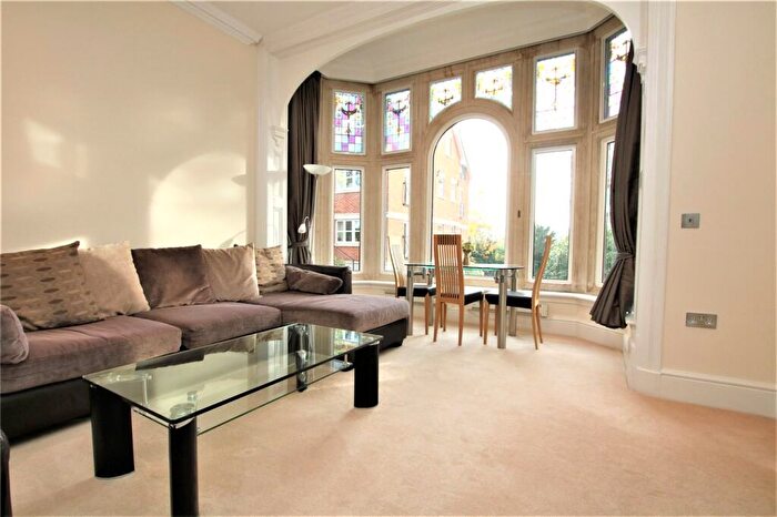 2 Bedroom Apartment To Rent In Upcross House, Upcross Gardens, Reading, Berkshire, RG1
