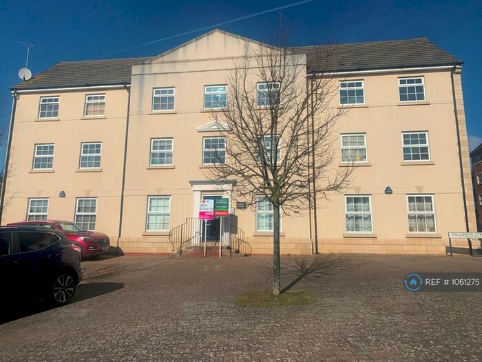 2 Bedroom Flat To Rent In Bainton House, Swindon, SN25