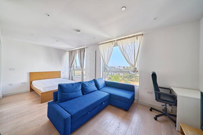 Studio For Sale In Starboard Way, London, E16