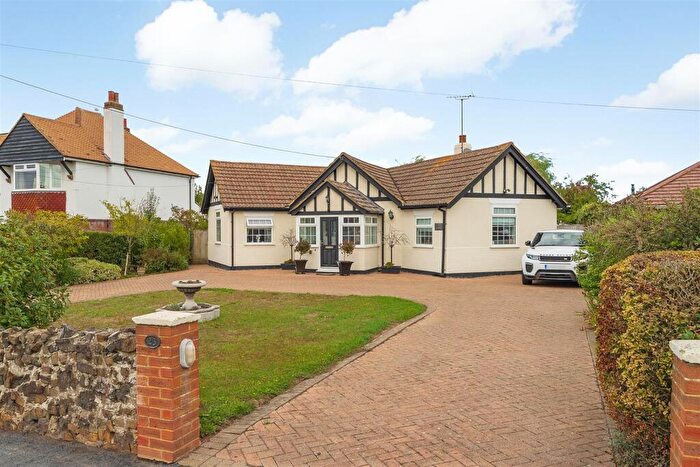 2 Bedroom Detached Bungalow For Sale In Maydowns Road, Chestfield, Whitstable, CT5
