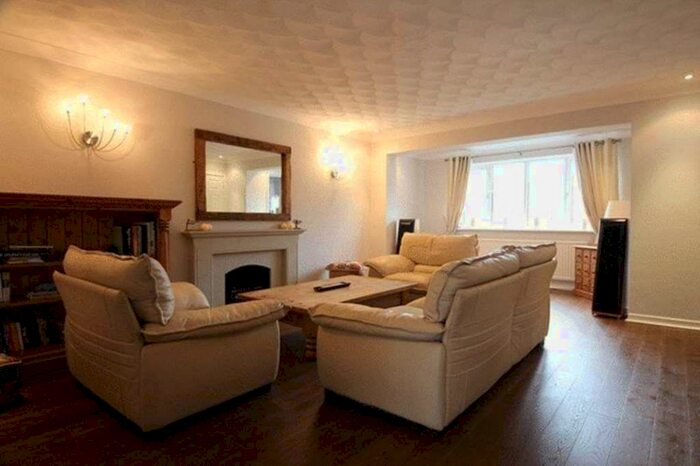 4 Bedroom Detached House To Rent In Stonecrop, Allerton, L18