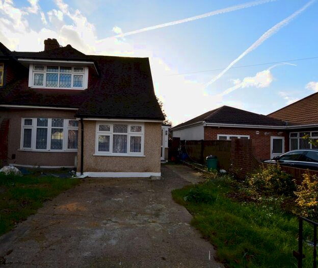 3 Bedroom Semi-Detached House To Rent In Curtis Road, Hounslow, TW4