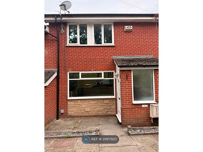 3 Bedroom Terraced House To Rent In St Stephens Close, Bolton, BL2