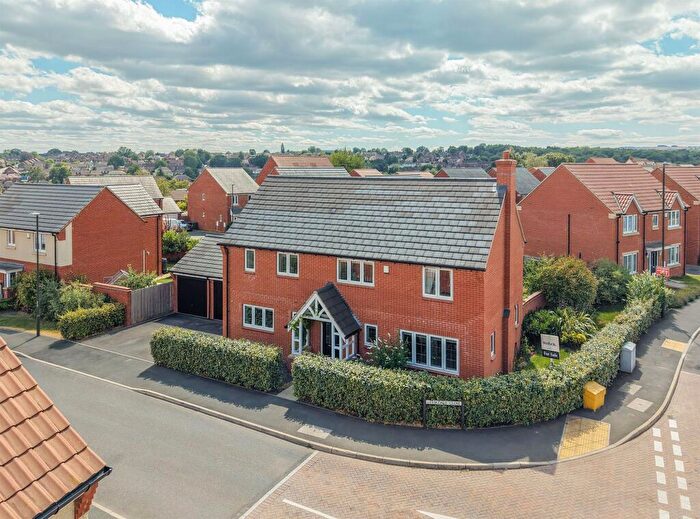 4 Bedroom Detached House For Sale In Eskdale Close, Chesterfield, S41