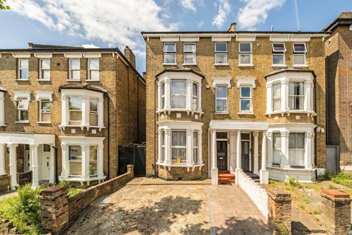 7 Bedroom Semi-Detached House For Sale In Fordwych Road, Cricklewood, NW2