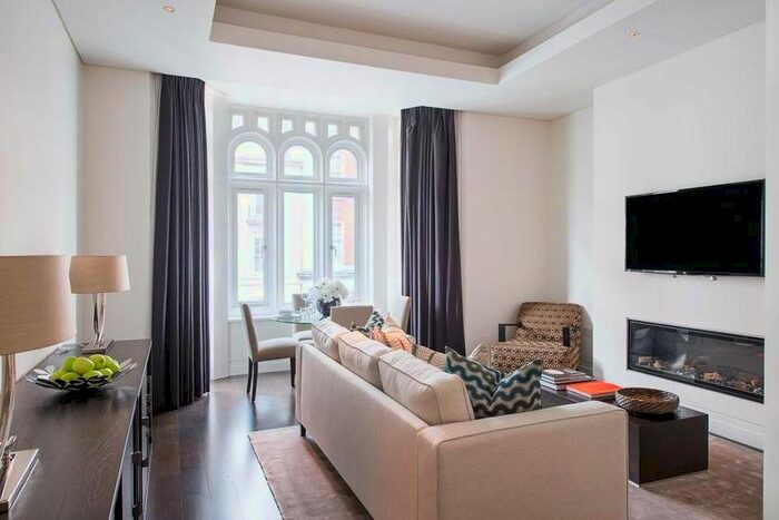 1 Bedroom Flat To Rent In Green Street, London, W1K
