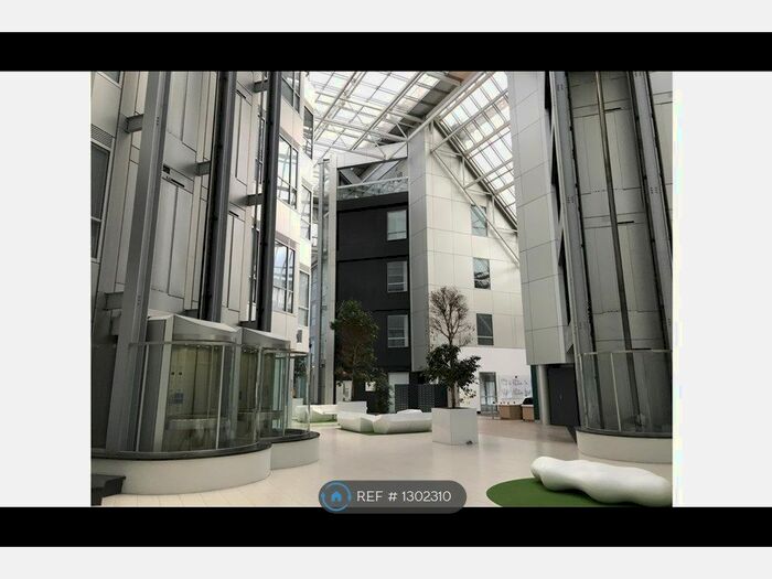 1 Bedroom Flat To Rent In Trinity Square, Hounslow TW3