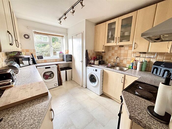 2 Bedroom Flat For Sale In Symes Road, Hamworthy, Poole, BH15