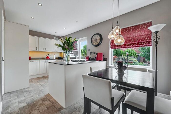 3 Bedroom Semi-Detached House For Sale In Sandhills Close, Belton, LE12