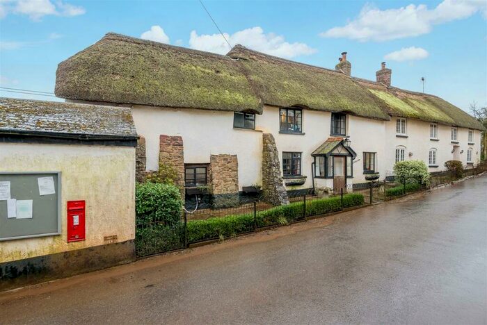 4 Bedroom Semi-Detached House For Sale In New Buildings, Sandford, Crediton, EX17