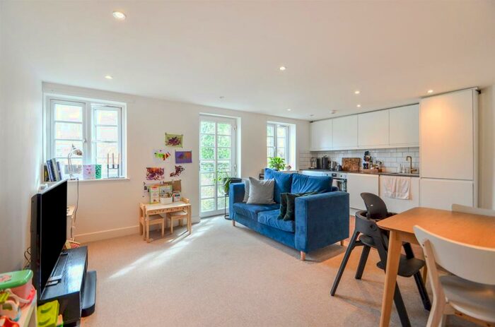 2 Bedroom Apartment To Rent In Low Pavement, Nottingham, NG1