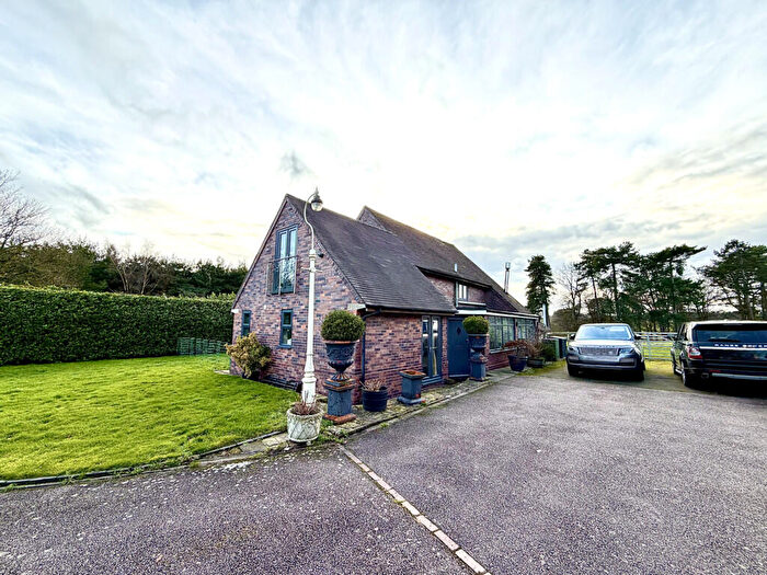 4 Bedroom Detached House To Rent In Carroway Head, Bangley, B78