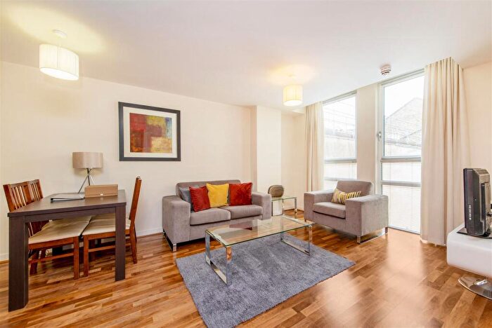 2 Bedroom Flat For Sale In Lamb's Passage, London, EC1Y