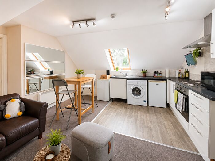 1 Bedroom Apartment To Rent In Catherine Street, Cathays, Cardiff, CF24