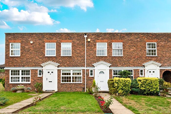 3 Bedroom Terraced House To Rent In Hanover Walk, Weybridge, Surrey, KT13