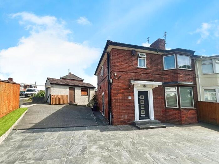 3 Bedroom Semi-Detached House To Rent In Grove Leaze, Shirehampton, Bristol, BS11