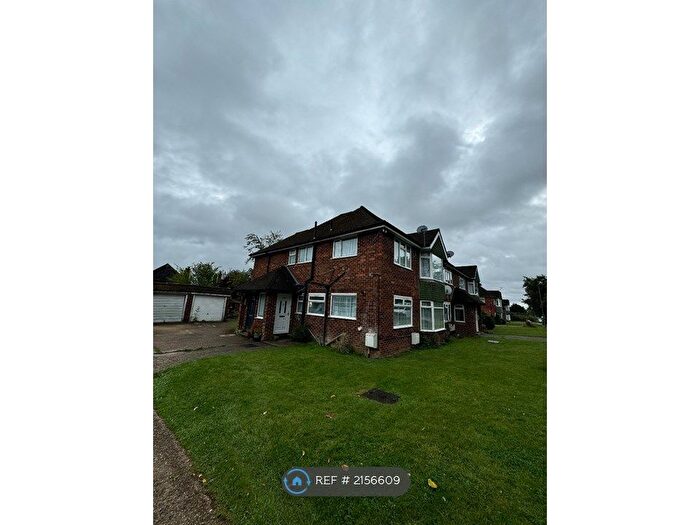 2 Bedroom Flat To Rent In Sterling Avenue, Edgware, HA8