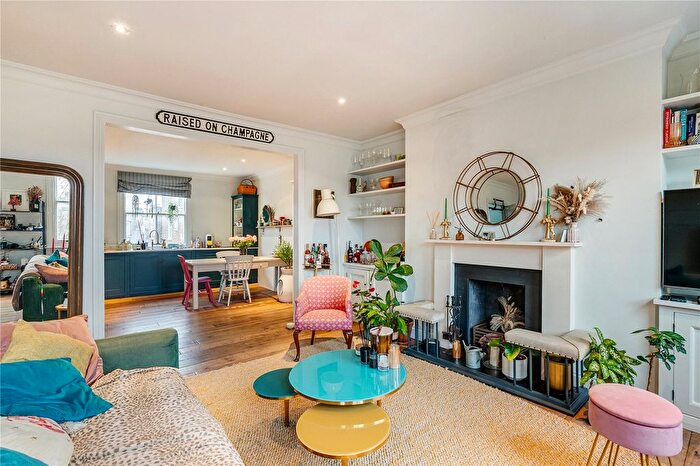 1 Bedroom Flat For Sale In Westwick Gardens, London, W14