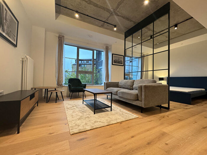 1 Bedroom Apartment To Rent In Douglass Tower, Goodluck Hope Walk, London, Greater London, E14