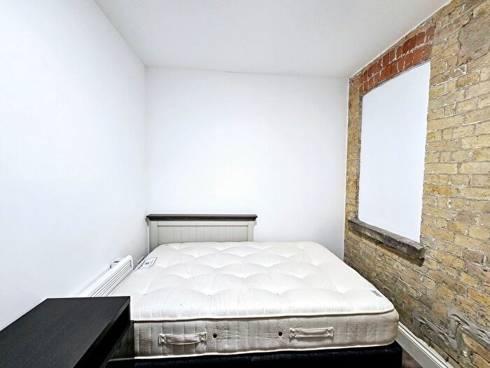 2 Bedroom Flat To Rent In Warspite Road, Woolwich, SE18