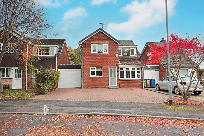 4 Bedroom Link Detached House For Sale In Flaxcroft, Stone, Staffordshire, ST15