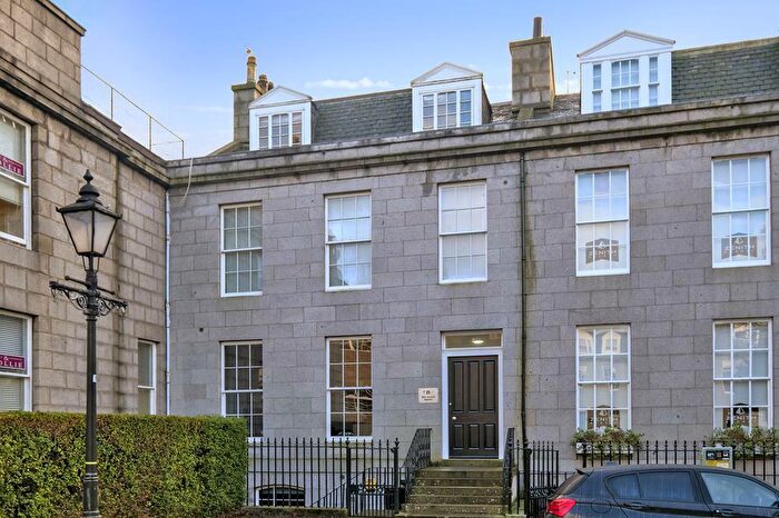 2 Bedroom Flat To Rent In Bon Accord Square, Aberdeen, AB11