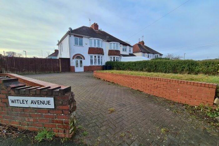 4 Bedroom Property To Rent In Stourbridge Road, Halesowen B63