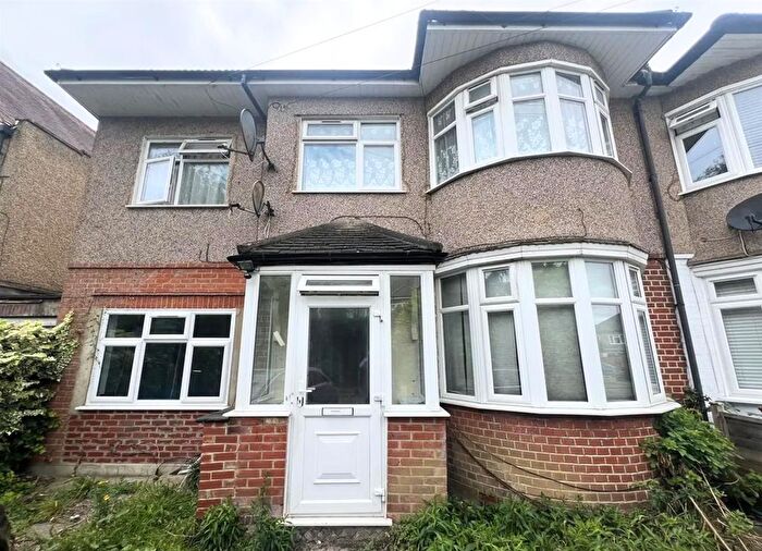 1 Bedroom Flat To Rent In Rugby Close, Harrow, HA1