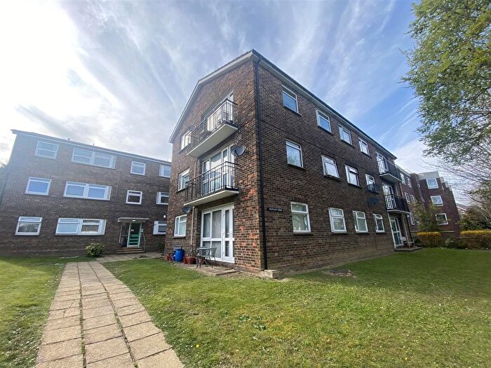 2 Bedroom Flat To Rent In Sutherland Avenue, Bexhill-On-Sea, TN39