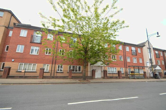 2 Bedroom Flat To Rent In Stretford Road, Hulme, Manchester, M15