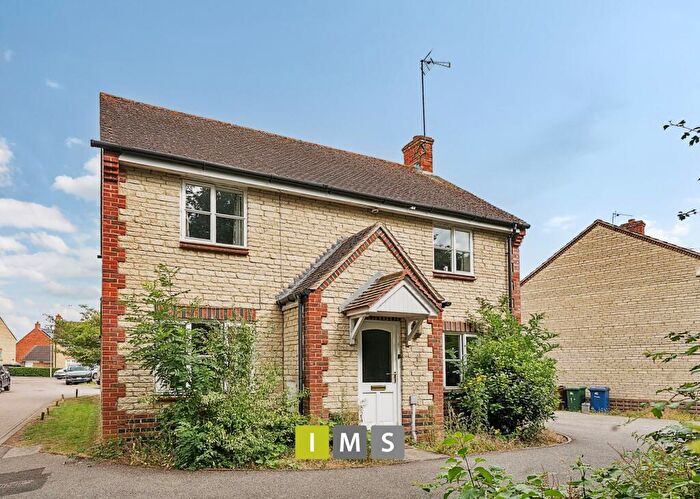 4 Bedroom Detached House For Sale In Corncrake Way, Bicester, OX26