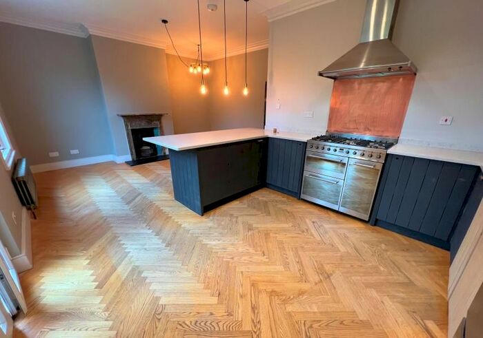 2 Bedroom Flat To Rent In Dollis Road, Finchley, N3