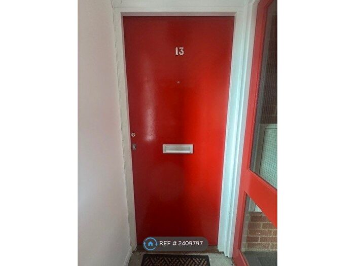 1 Bedroom Flat To Rent In Palmerston Court, Northampton, NN1
