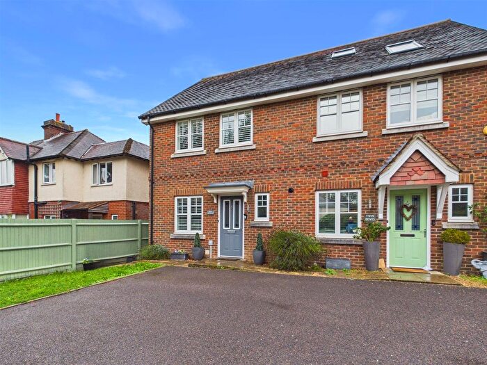 2 Bedroom Semi-Detached House For Sale In Netherne Lane, Coulsdon, CR5