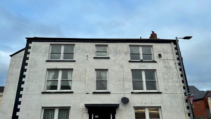 2 Bedroom Flat To Rent In Well Street, Torrington, EX38