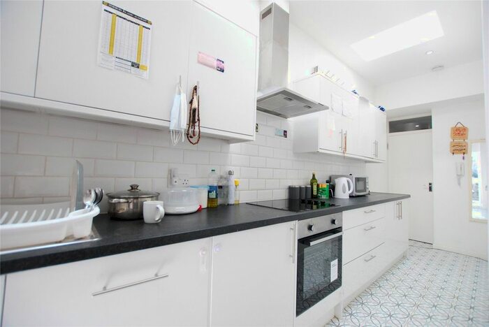 1 Bedroom Flat To Rent In Streatham High Road, Streatham, London, SW16