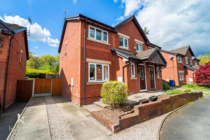 3 Bedroom Semi-Detached House For Sale In Greengate Close, Bury, BL9