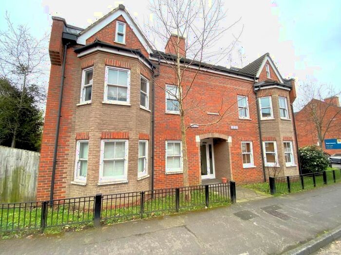 1 Bedroom Flat To Rent In Markenfield Road, Guildford, GU1