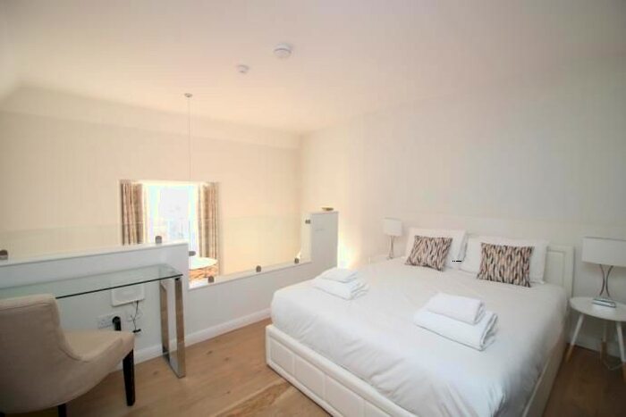 1 Bedroom Flat To Rent In Flat, Mcdonald Road, Edinburgh, EH7