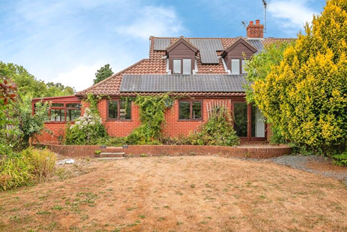 3 Bedroom Semi-Detached House For Sale In The Street, Honing, North Walsham, NR28