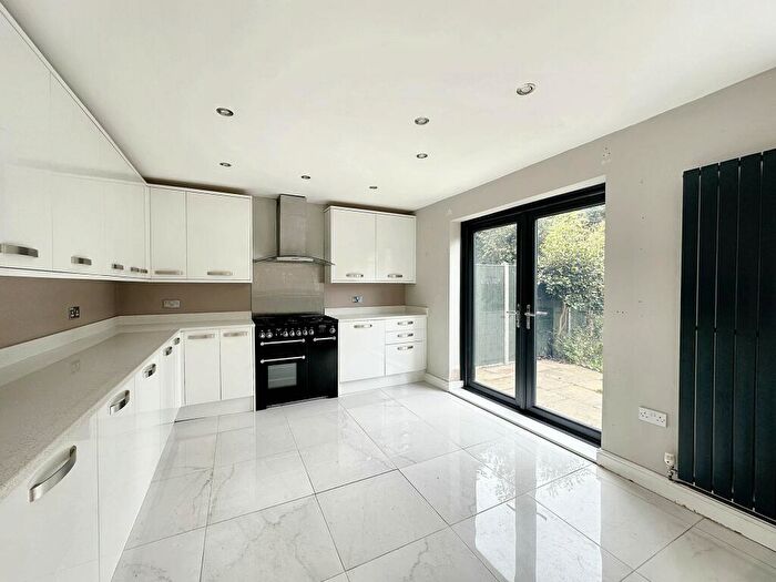 3 Bedroom Semi-Detached House To Rent In Whitnash Close, Balsall Common, CV7