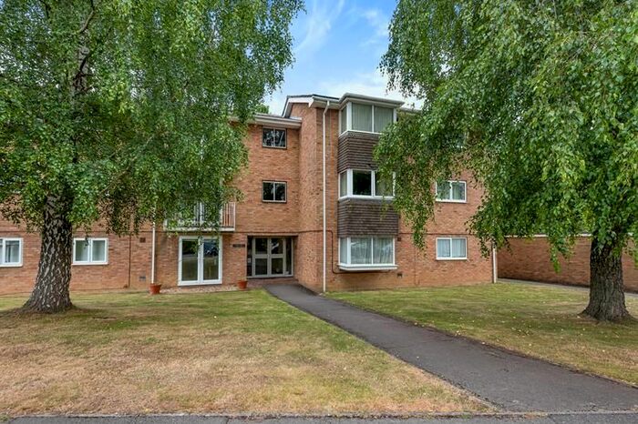 2 Bedroom Flat To Rent In Beverley Court, Cedar Drive, SL5