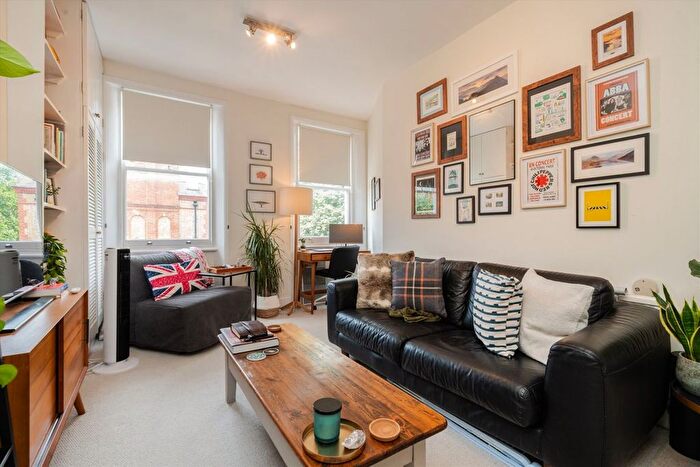 1 Bedroom Flat To Rent In Nevern Square, London, SW5