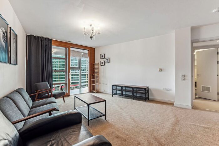 1 Bedroom Flat To Rent In Falcon Wharf, Lombard Road, SW11