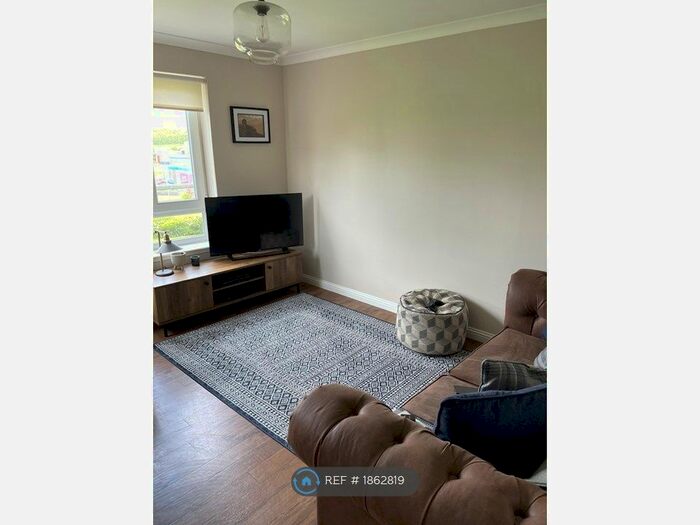 2 Bedroom Flat To Rent In Whitehaugh Road, Glasgow, G53