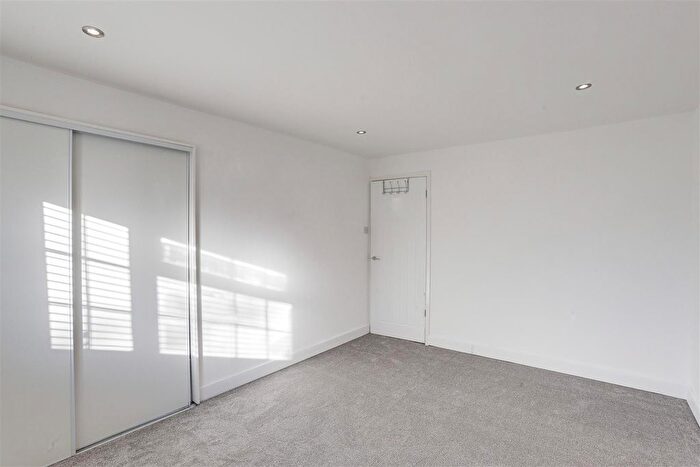 2 Bedroom End Of Terrace House To Rent In Spinningdale, Arnold, Nottinghamshire, NG5