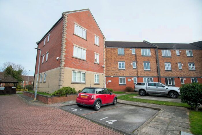 2 Bedroom Flat To Rent In Lancelot Court, Hull, HU9